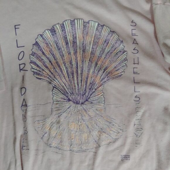 Vintage 80s Florida Seashells Illustration T-Shirt - Picture 1 of 10
